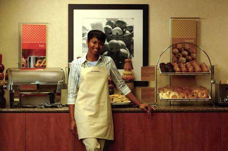 Hampton Inn Visalia Restaurante foto